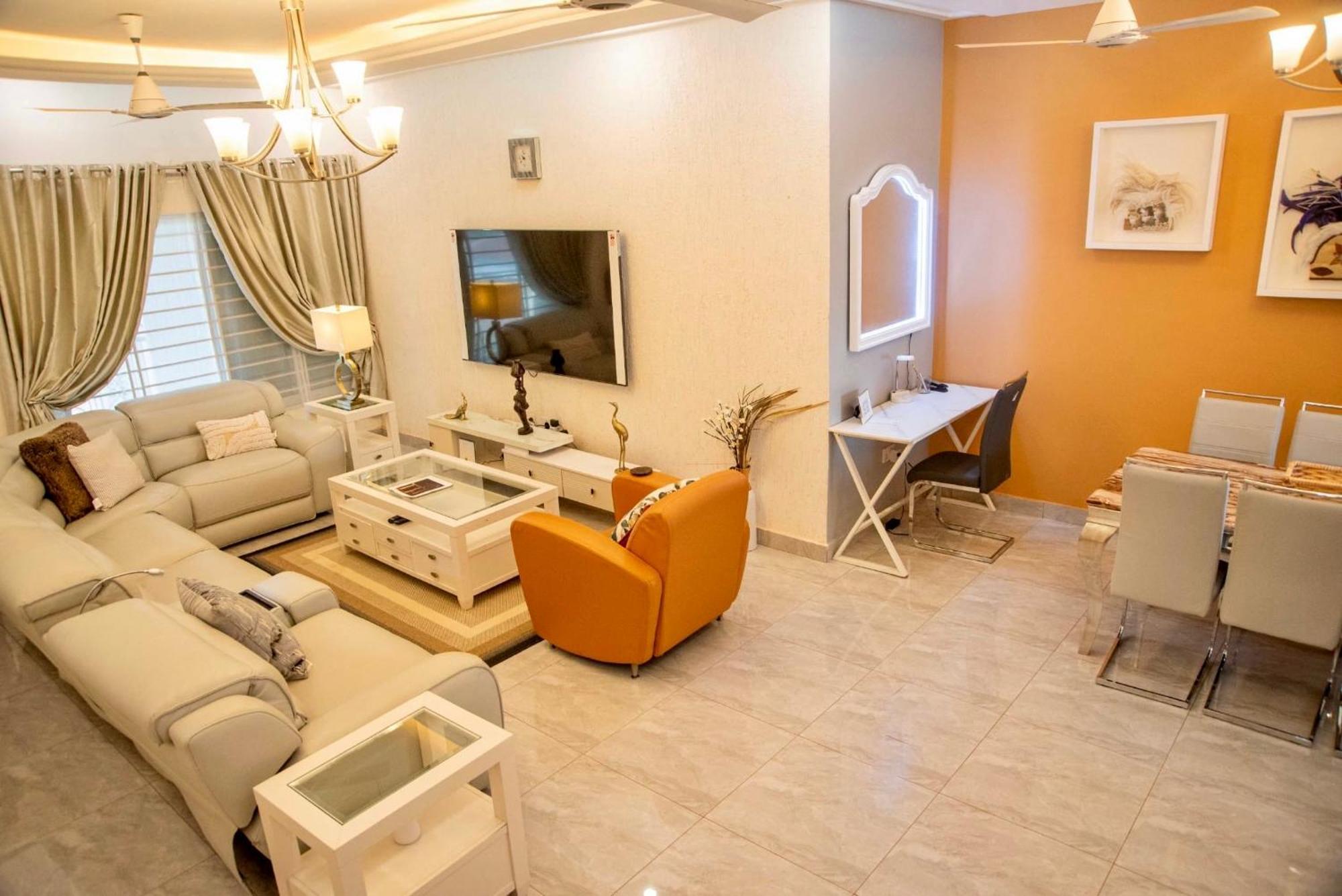 Seyramz Palace - Free Airport Pick Up - High Speed Starlink Wifi - Car Rental Tamale 外观 照片