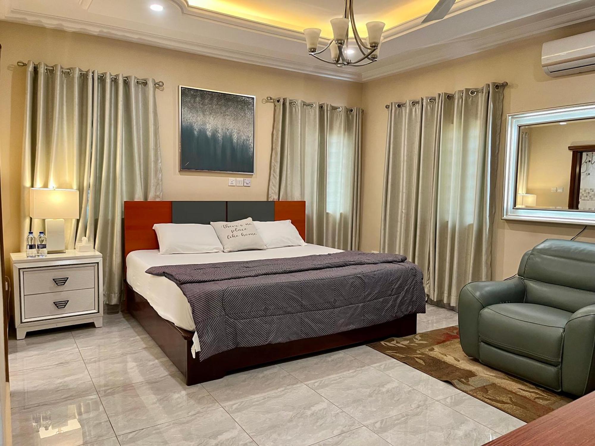 Seyramz Palace - Free Airport Pick Up - High Speed Starlink Wifi - Car Rental Tamale 外观 照片
