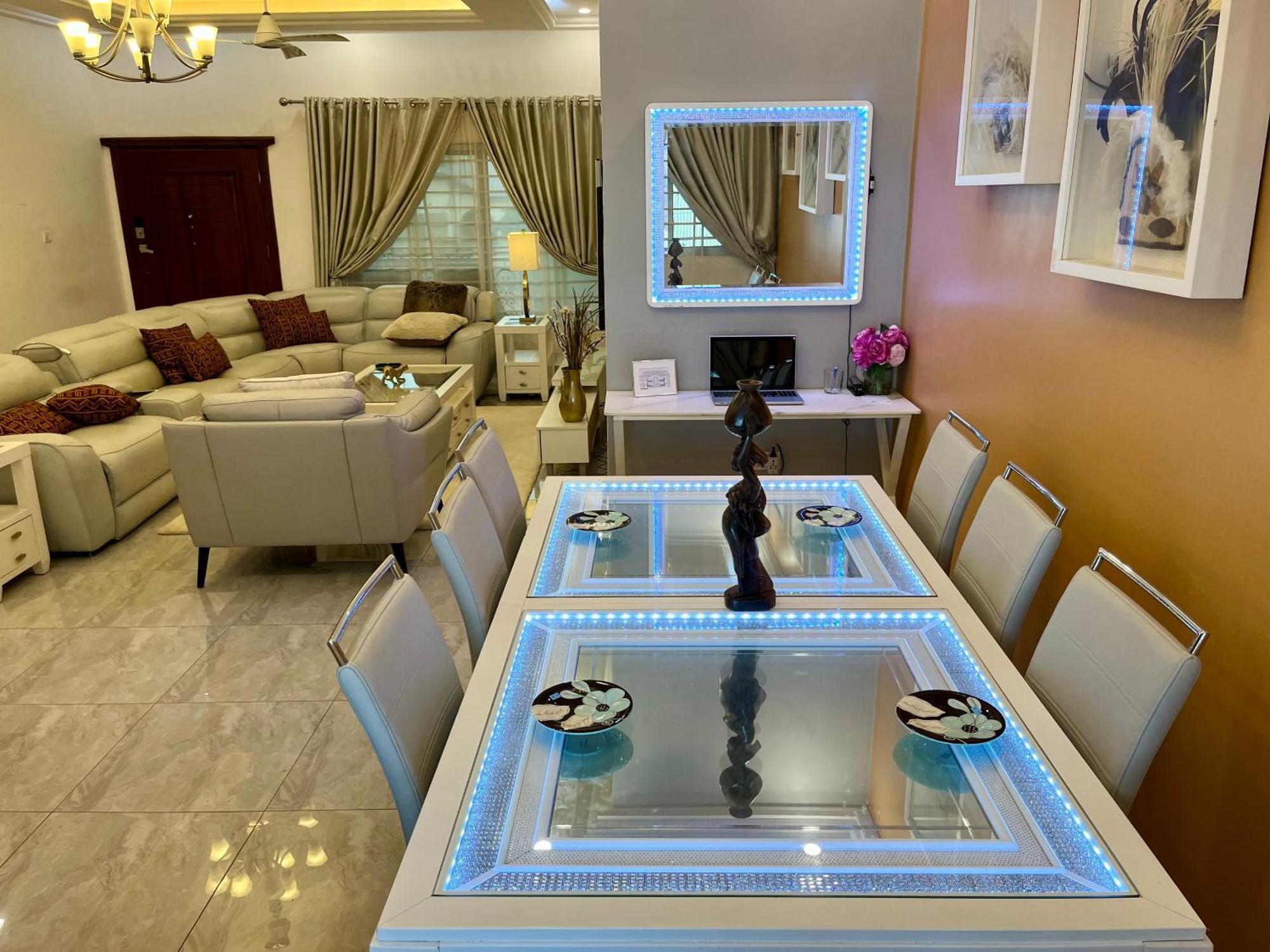 Seyramz Palace - Free Airport Pick Up - High Speed Starlink Wifi - Car Rental Tamale 外观 照片